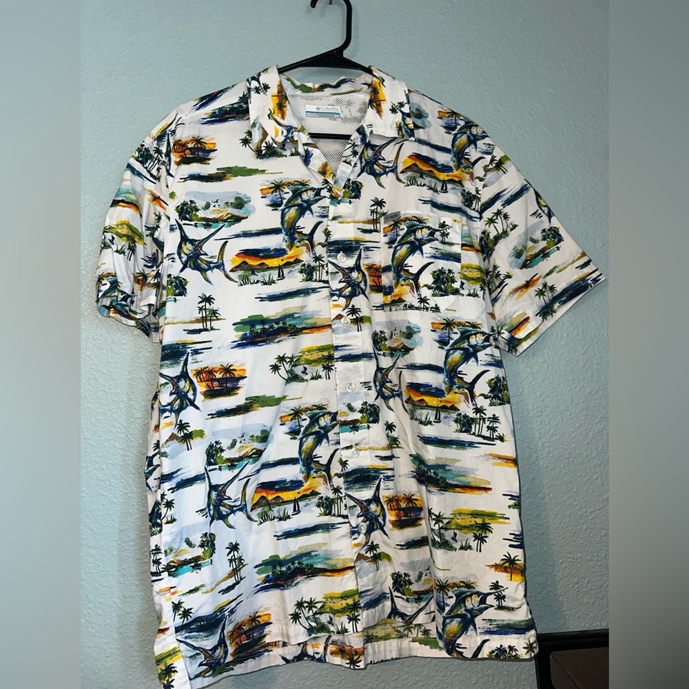 Men fishing button up